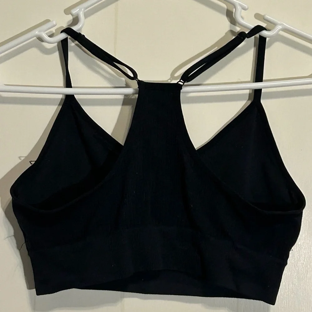 Crane women’s black racer back sports bra size medium with adjustable straps